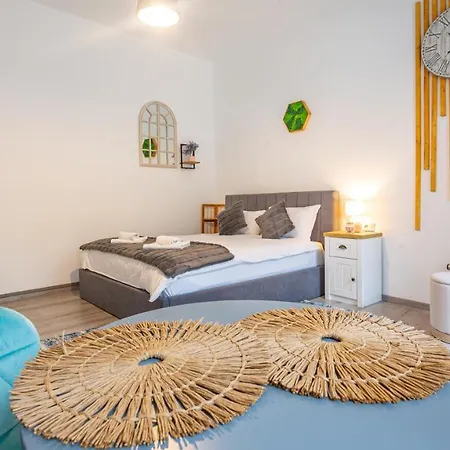Sun X Mountains - Black Church Apartment Brasov